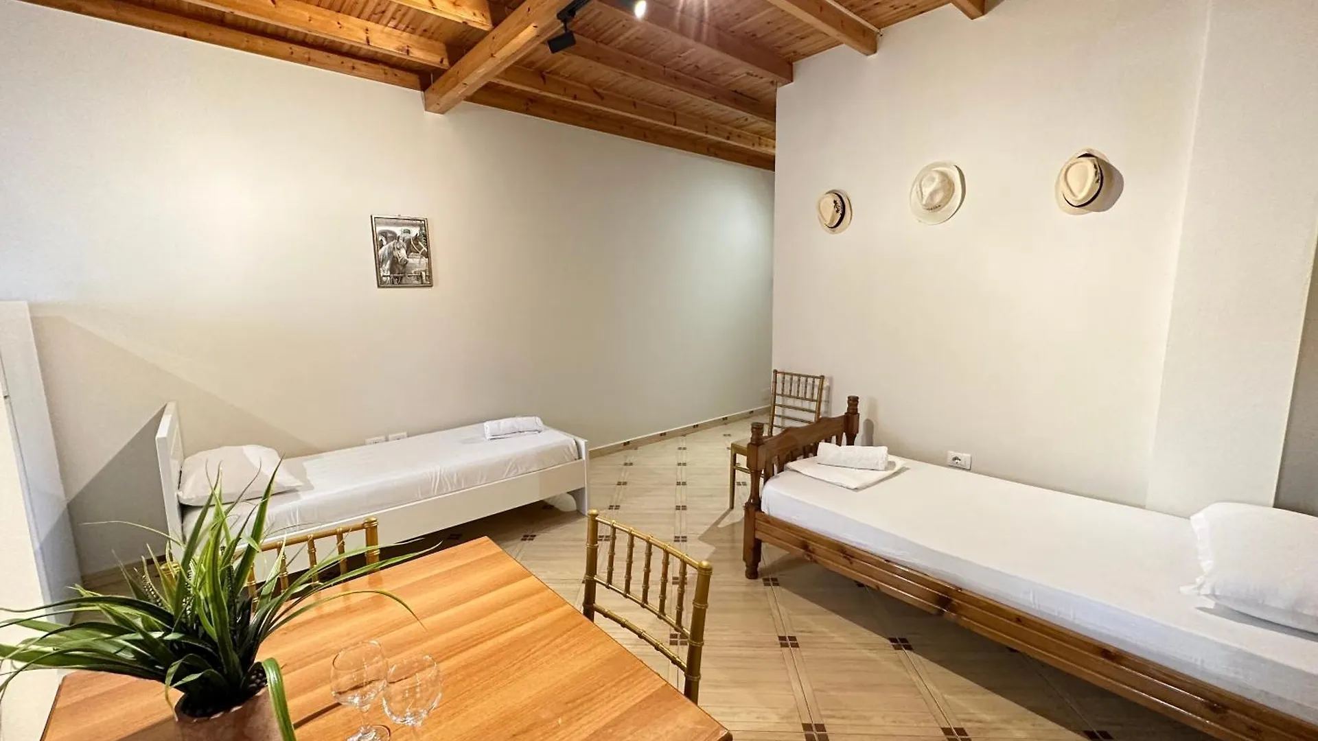Vila Arial Vlorë 0*,