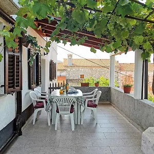 apartment-dina-cres.primorje-gorskikotar.com/